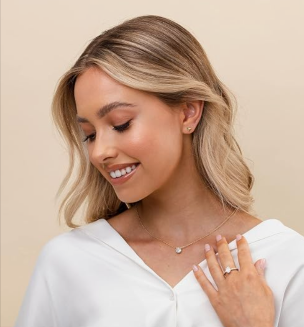 gold solitaire pendant necklace